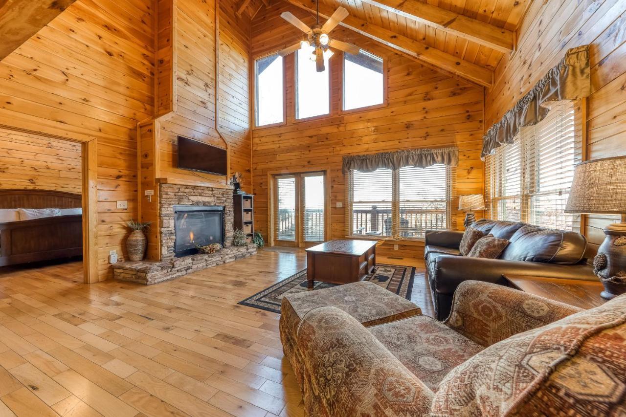 Elegant Escape Villa Pigeon Forge Exterior photo